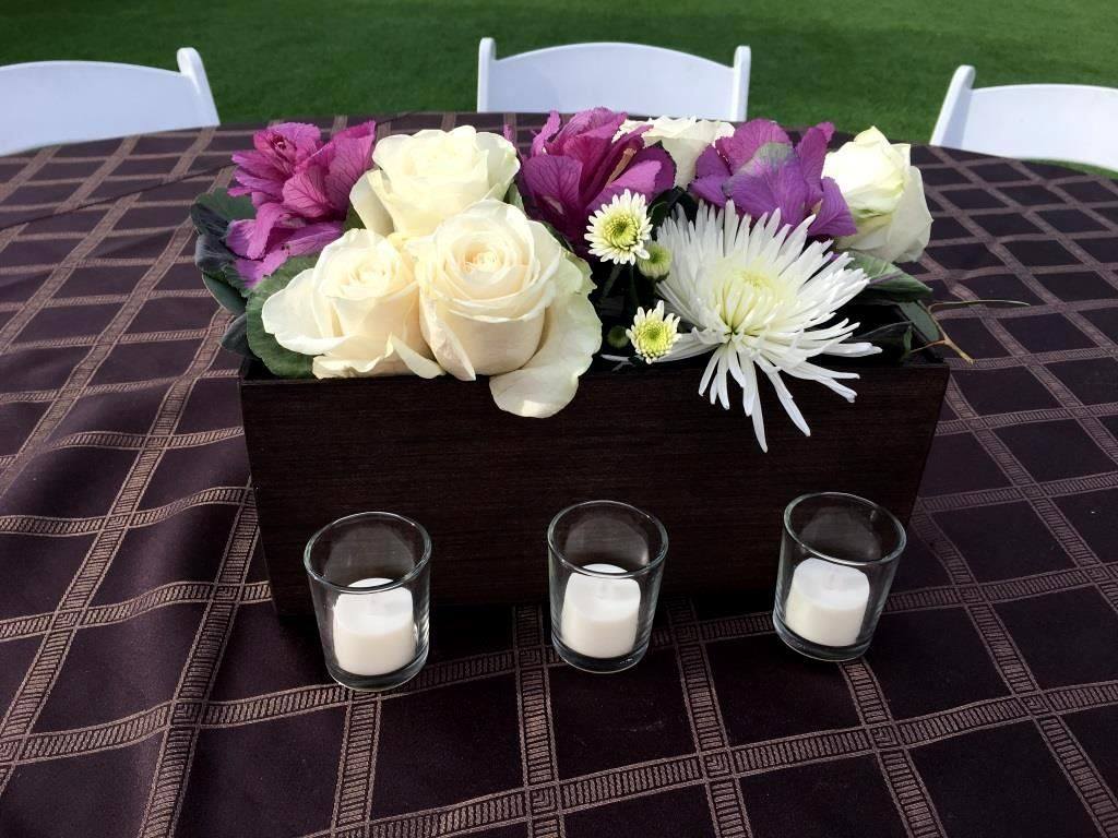 We love rustic centerpieces for a #Thursdate event!